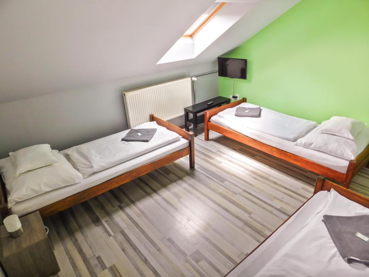 Bed and Breakfast Korona Panzio Levél Esterno foto
