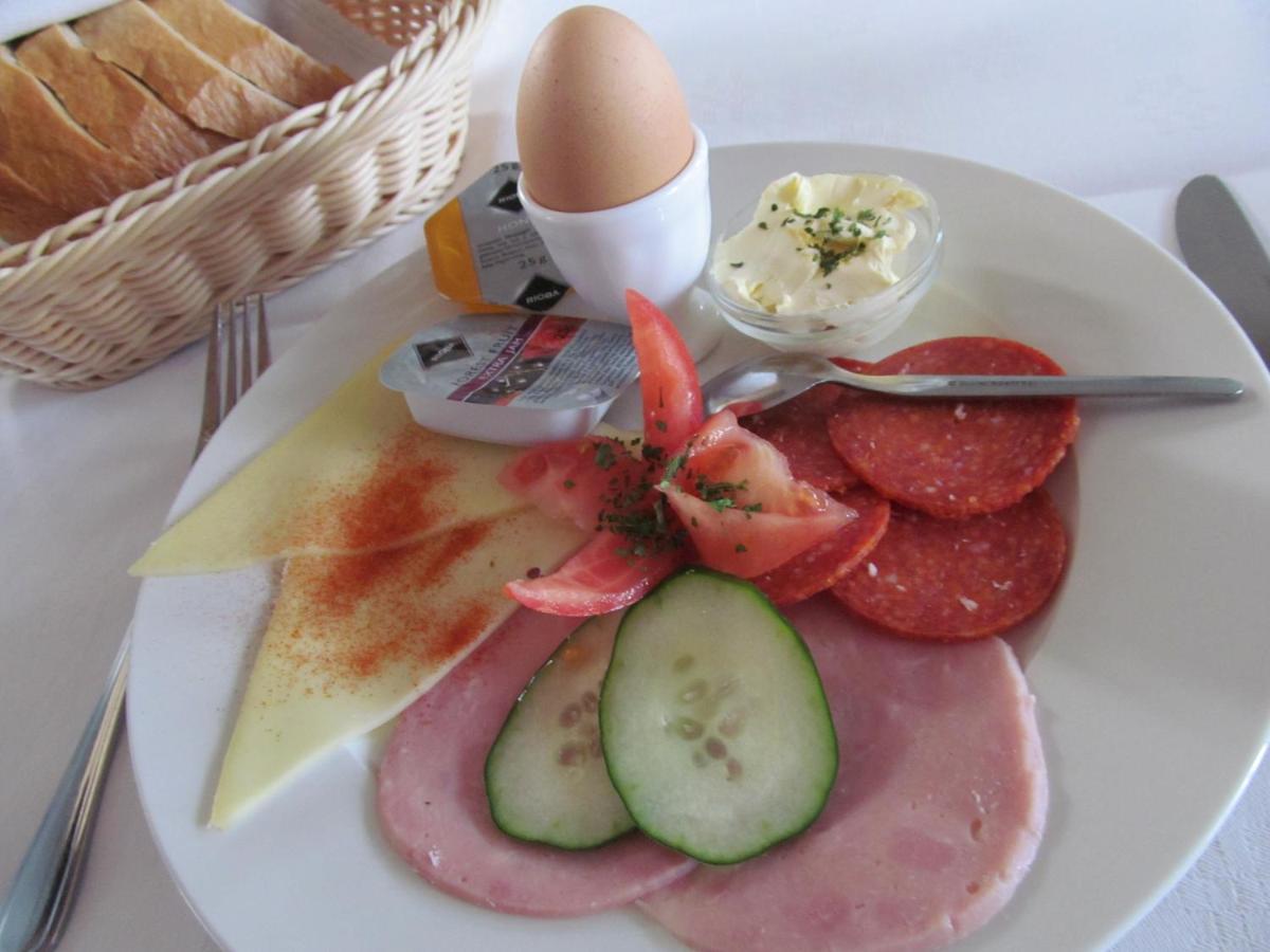 Bed and Breakfast Korona Panzio Levél Esterno foto
